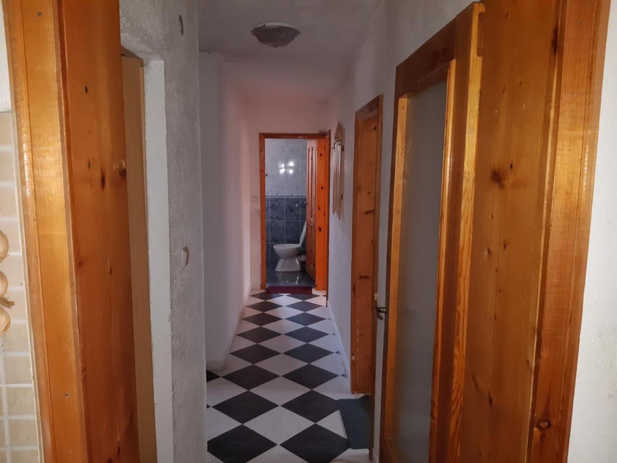 Къща Томови,Стаи За Гости Devin Exterior foto