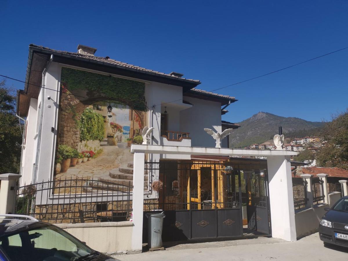 Къща Томови,Стаи За Гости Devin Exterior foto